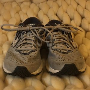 BROOKS Launch 5 Running Shoes